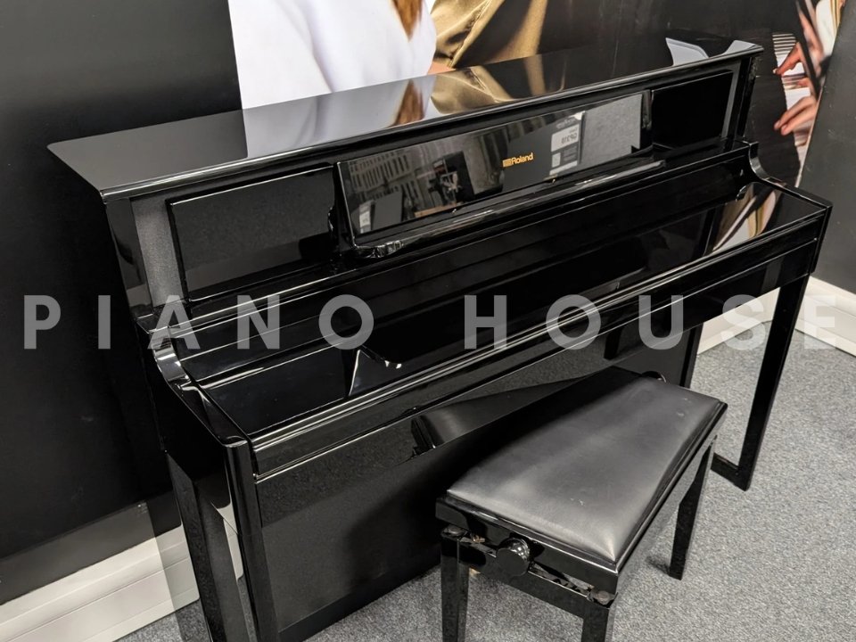 Cận cảnh ROLAND LX-705 PE tại Piano House